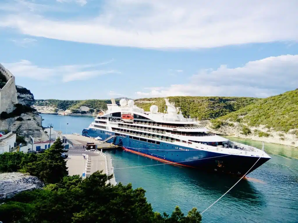 Bateau de croisière Ponant à Ajaccio